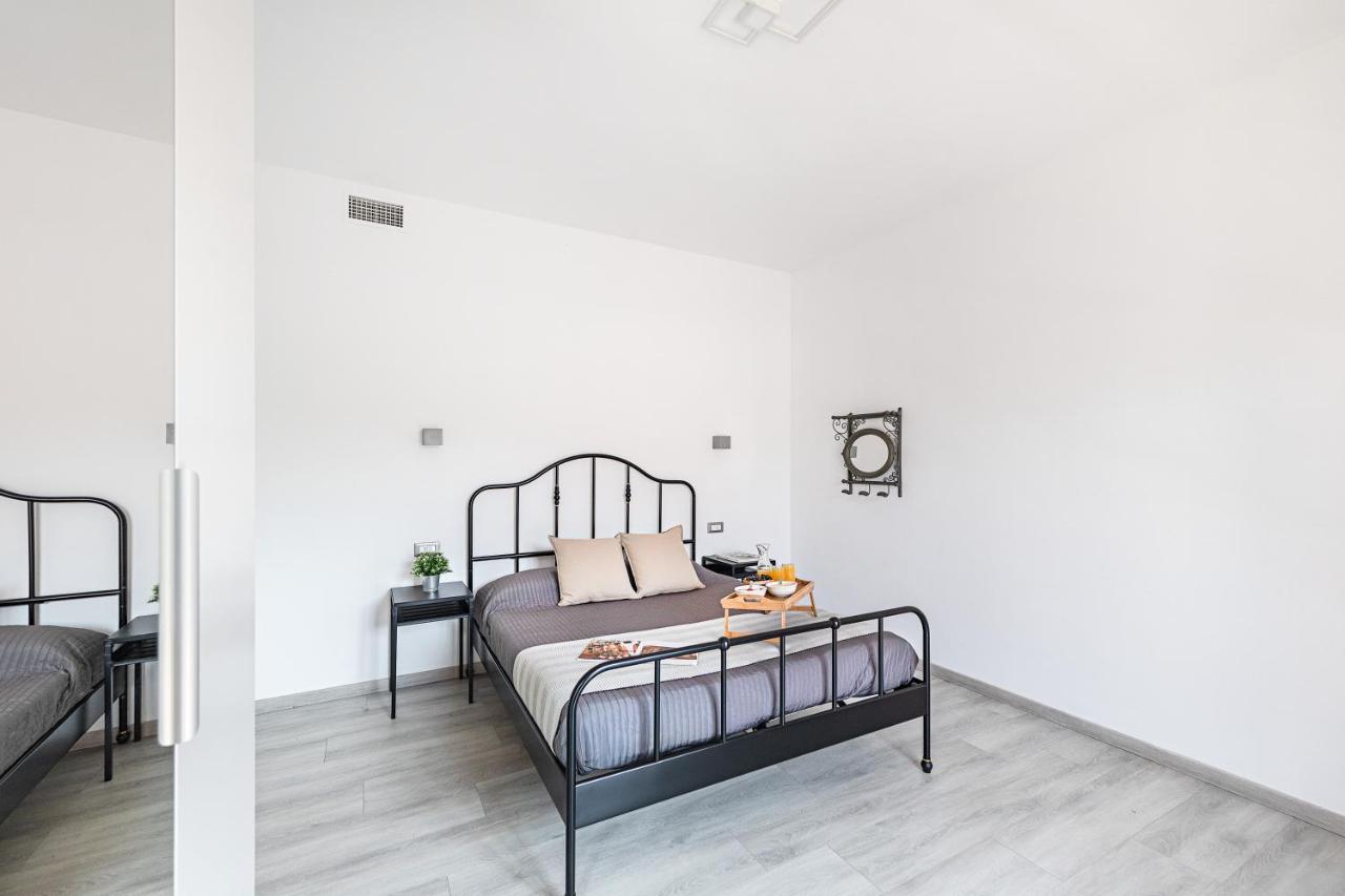 Il Quadrifoglio D4 Apartment By Wonderful Italy Sirmione Luaran gambar