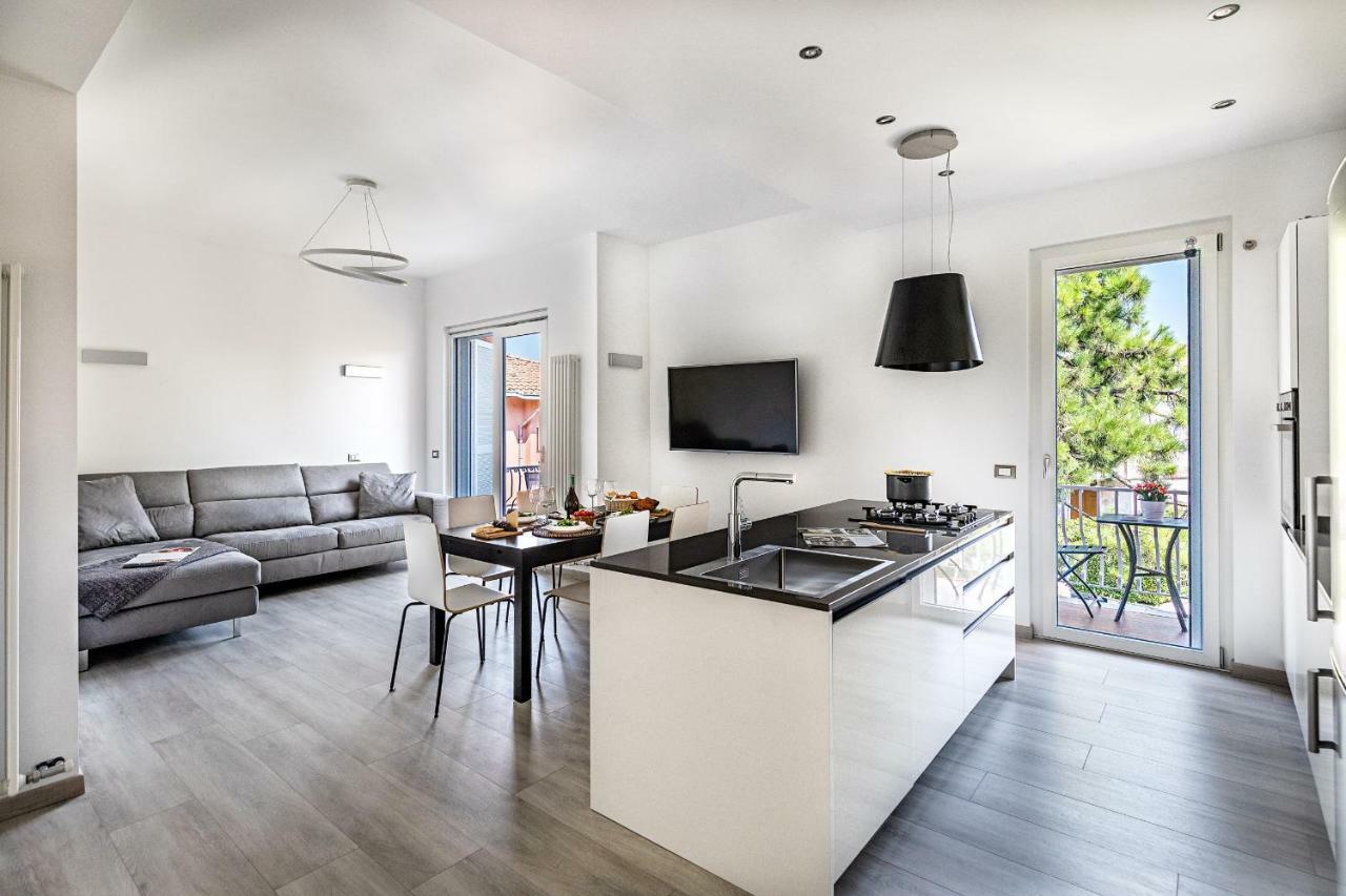 Il Quadrifoglio D4 Apartment By Wonderful Italy Sirmione Luaran gambar